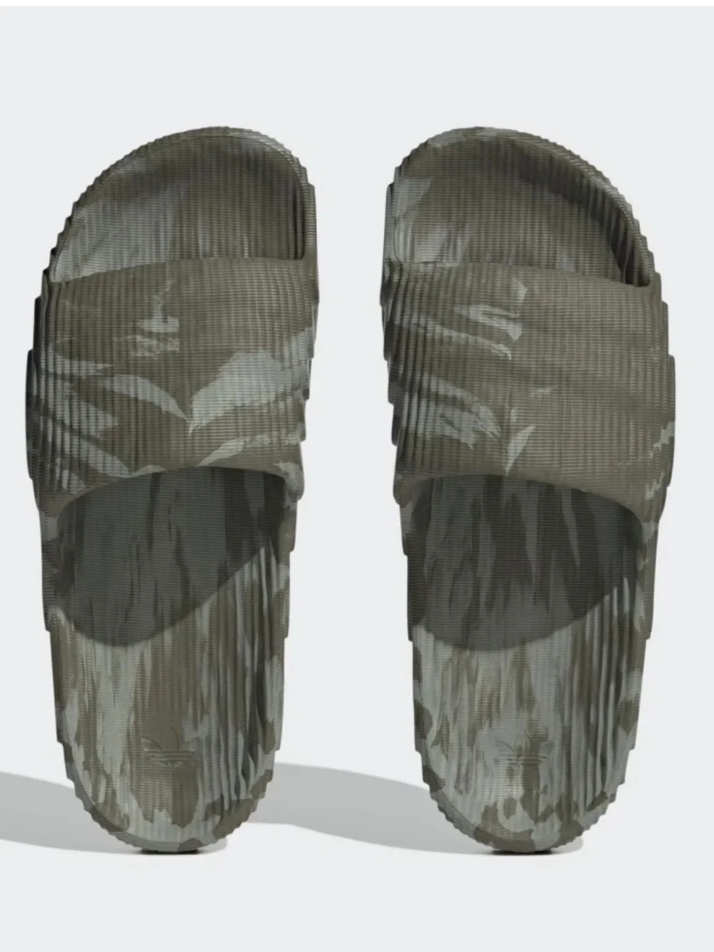 Adidas ADILETTE 22 Men's Slides OLIVE STRATA / SILVER GREEN Size 12 HP6517